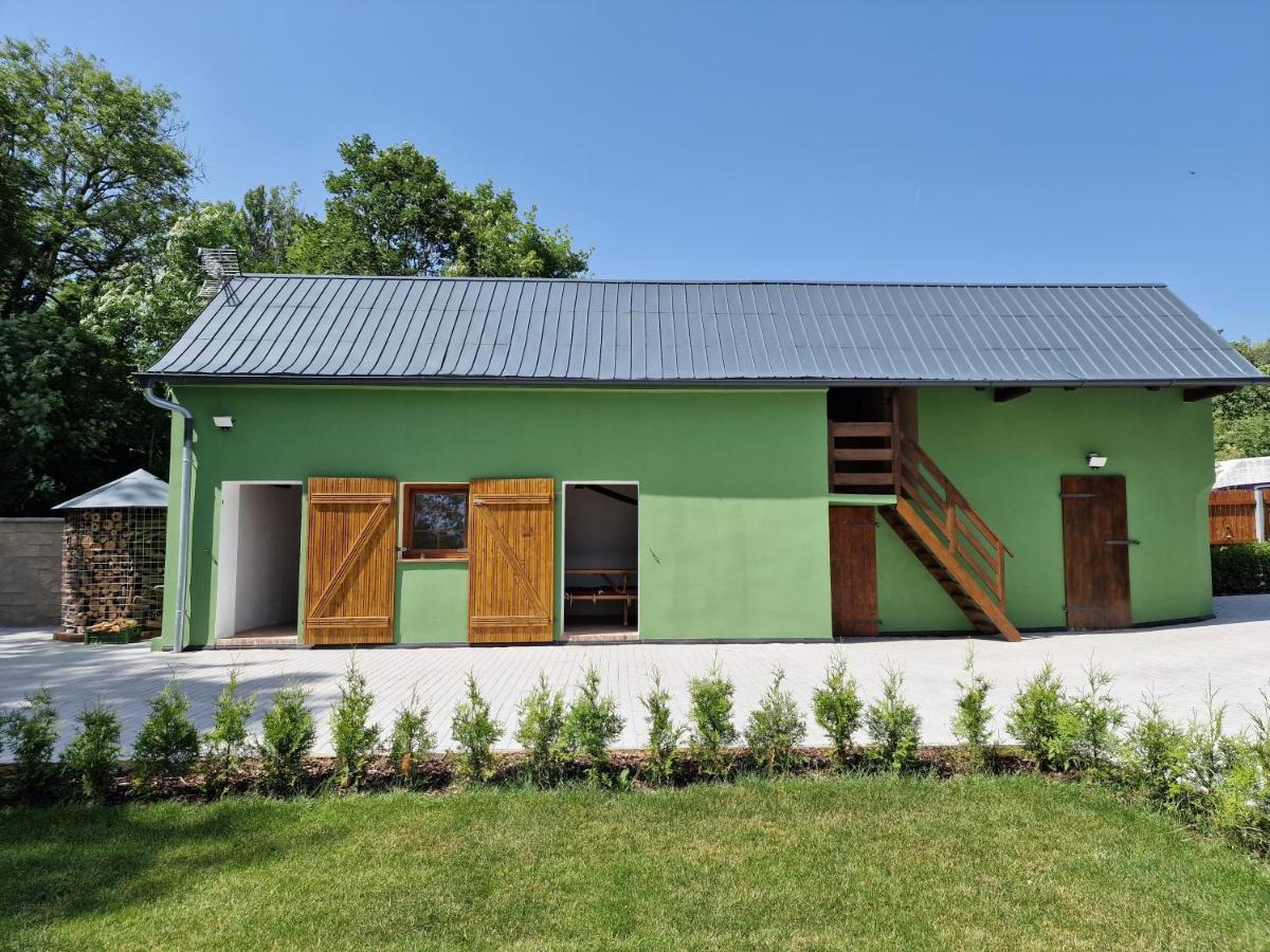 Vila Hajenka Trebivlice Exteriér fotografie